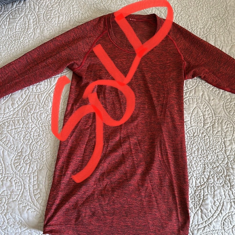 Lululemon red long sleeve blouse